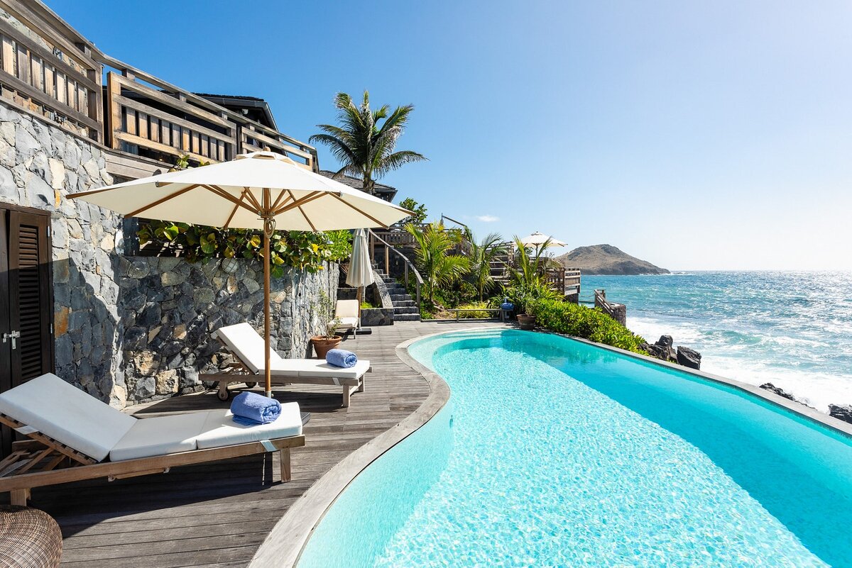 Из бассейна открывается неповторимый вид на Карибское море