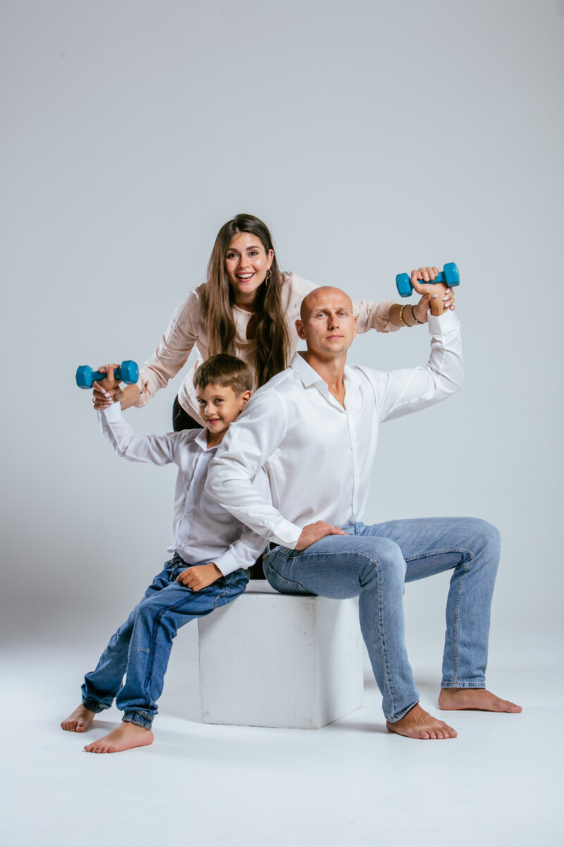 Авторы курса "ЗОЖ для всей семьи не сложно, а можно" - семья Громовых