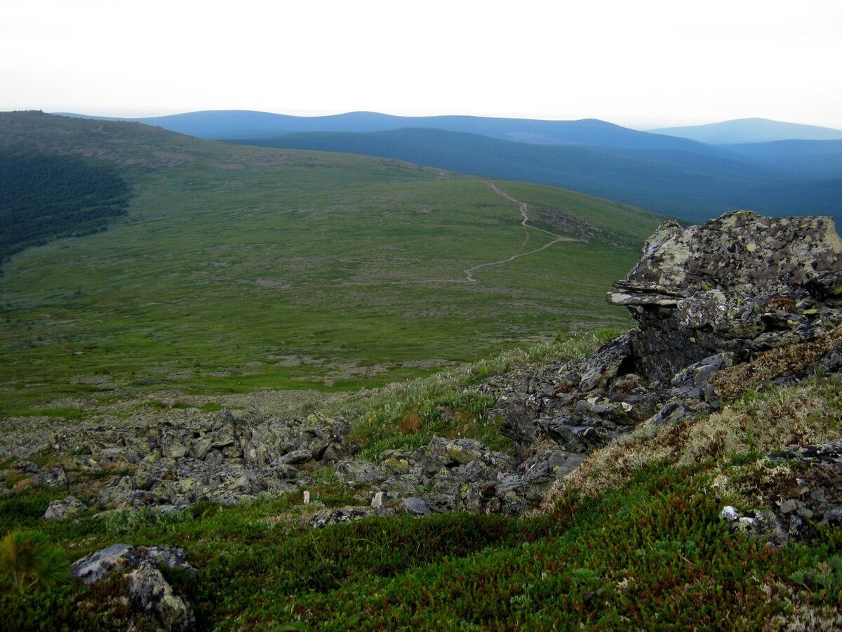 Камни на горе ХолатЧахль