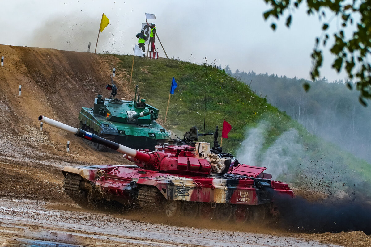 Естественно, мы готовим большой и красивый репортаж о прошедшем Танковом биатлоне.