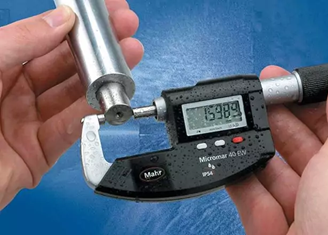 Или цифровым микрометром