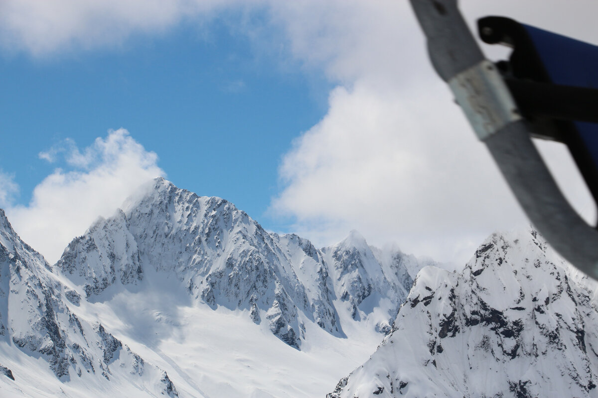 Вид на вершины Домбая, с канатной дороги