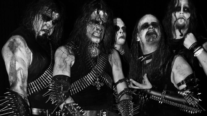 В 2004 году в Кракове проходил концерт Gorgoroth . На сцене были выставлены насаженные на колья овечьи головы, сатанинская символика, а на заднем плане были кресты с распятыми на них обнаженными моделями. За такой перфоманс на группу было возбуждено уголовное дело по факту оскорбления чувств верующих и жестокого обращения с животными. 