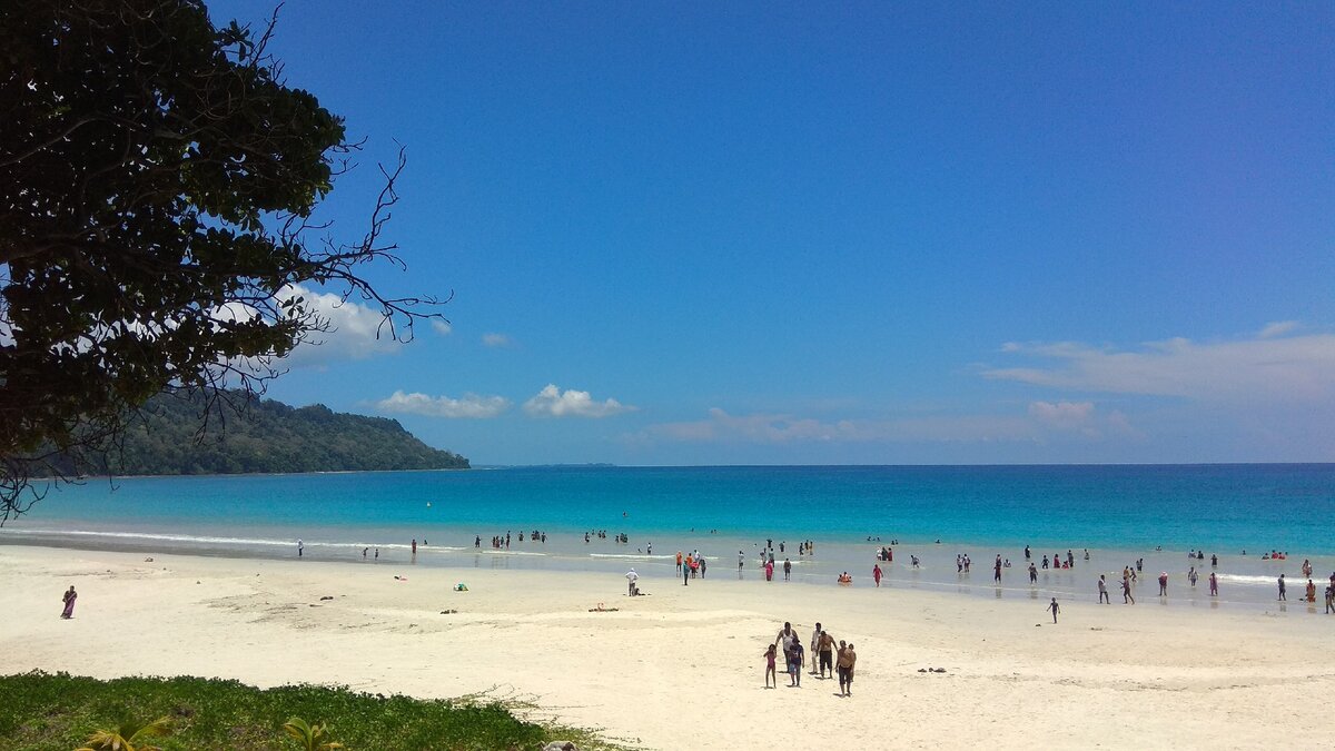 Пляж Радханагар, Андамаские острова. Многие рейтинги называют его одном из лучшим в мире. Красиво, но нам не очень понравилось, есть на Андаманах пляжи получше. 