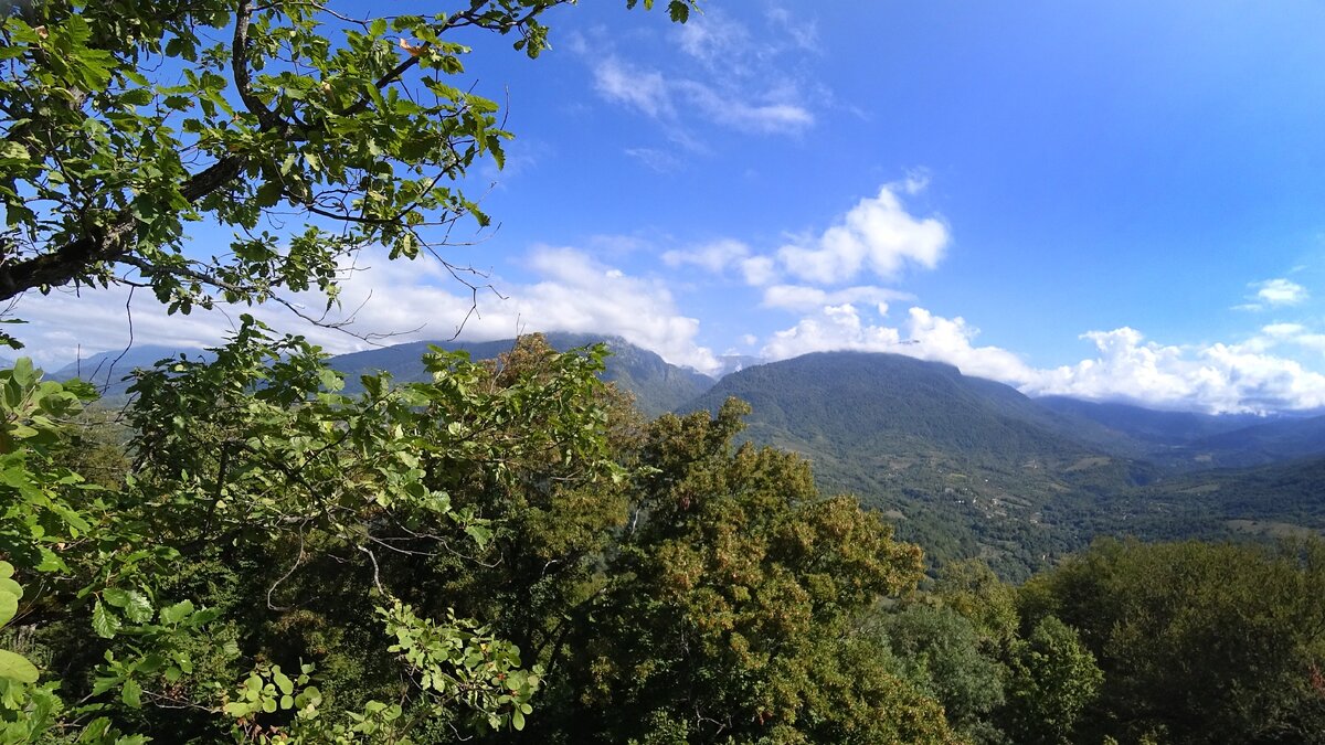 вид с горы у начала маршрута