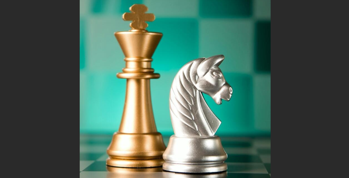 Chess learning strategy. шахматы. Chess move. рука с шахматной. шахматы.