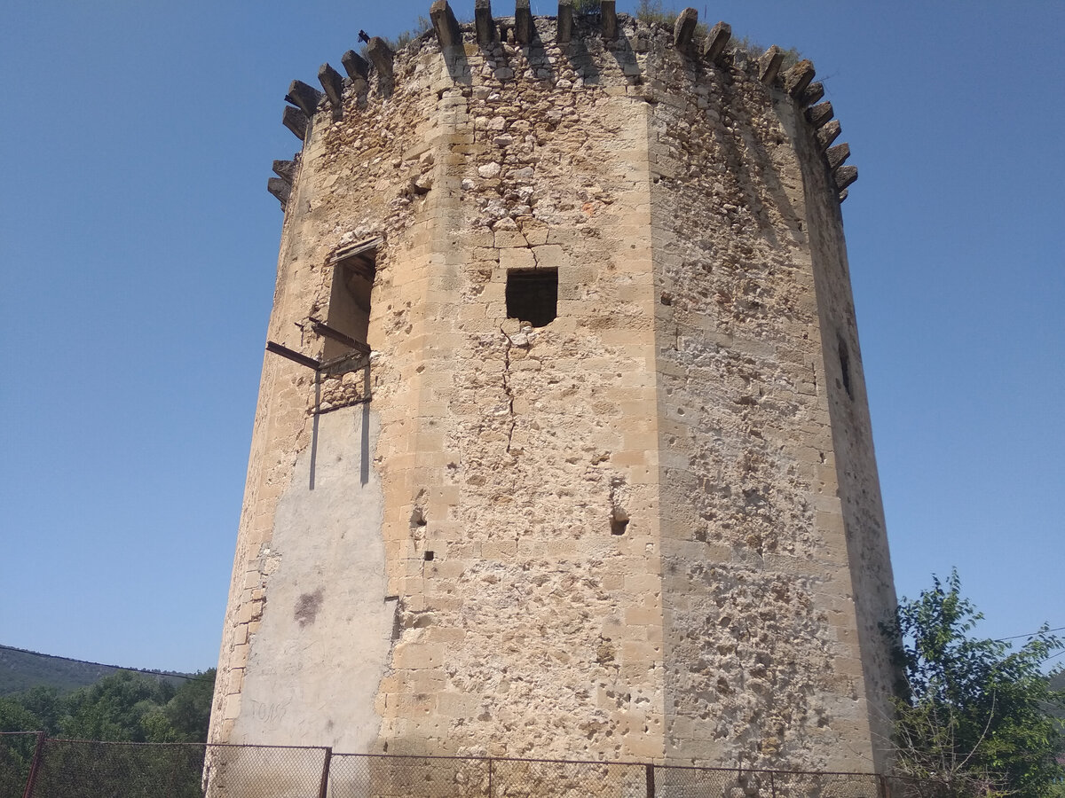 8-гранная башня