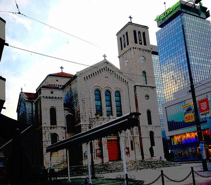 Церковь святого Иосифа в Сараево и здание всемирного банка являются примером того, как в городе, сочетает в себе историю и современность 