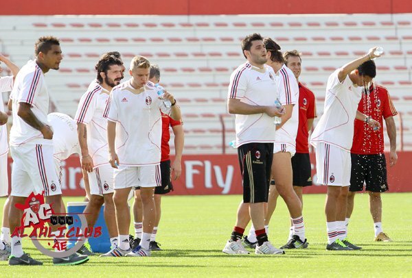 Александр Меркель в составе главной команды  «Милана» на тренировке