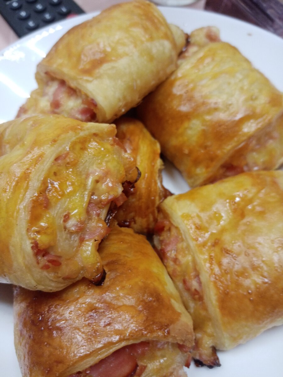 Закуска из слоёного теста