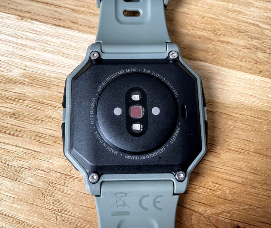 Умные часы за 3 тысячи рублей маскируются под обычные. Обзор Amazfit Neo3