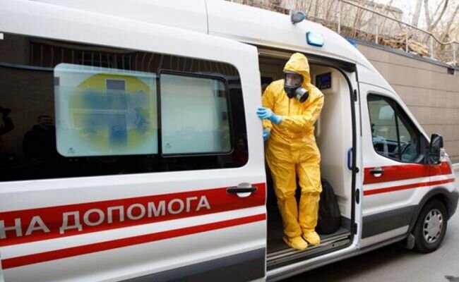 Украинских врачей заочно приговорили к участи селекционеров-убийц. Иллюстрация: fakty.ua