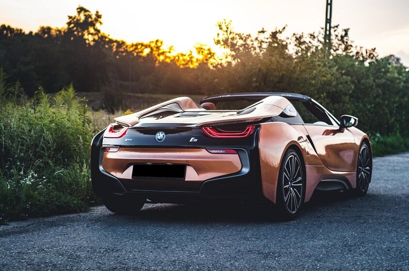 BMW i8 Roadster - самый необычный спорткар на каждый день