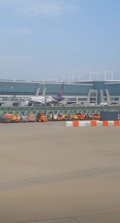 Вот такую не особо радостную картинку я наблюдал когда мы приземлились