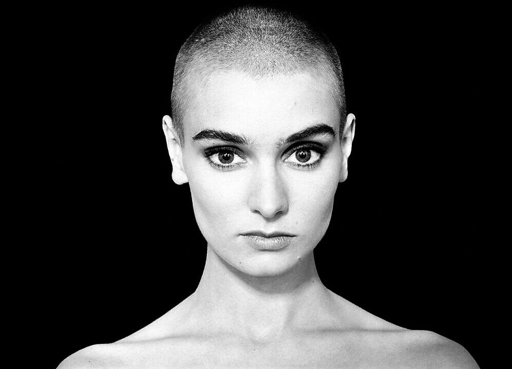 Лысая певица. Шинейд о Коннор. Шинейд о Коннор 2020. Sinead o Connor в молодости. Шинейд о Коннор в молодости.