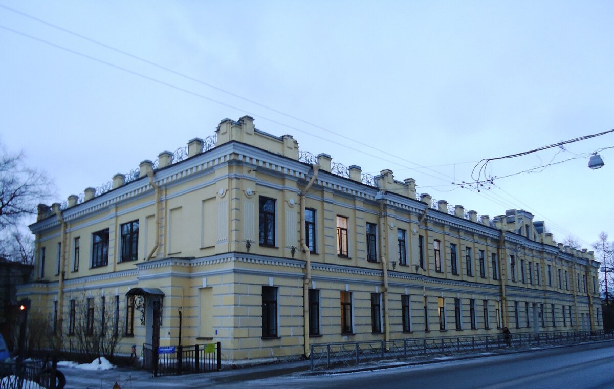 Современный вид здания