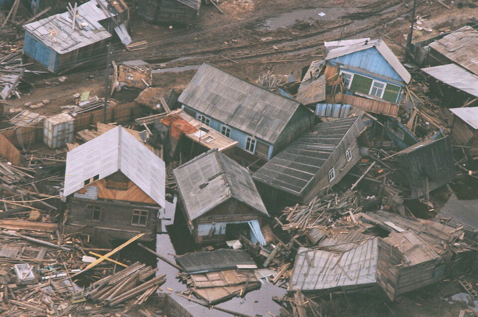 Погода ленск якутия. Ленск 2001. Наводнение в Якутии 2001. Ленск Якутия 2001. Ленск 2001 год наводнение.