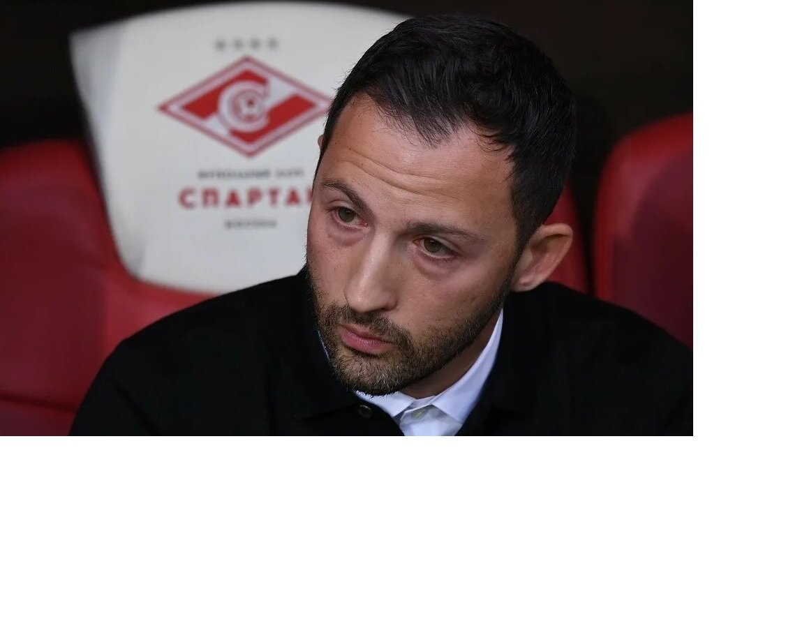 Все банально просто - потому что хочет быть ближе к семье.