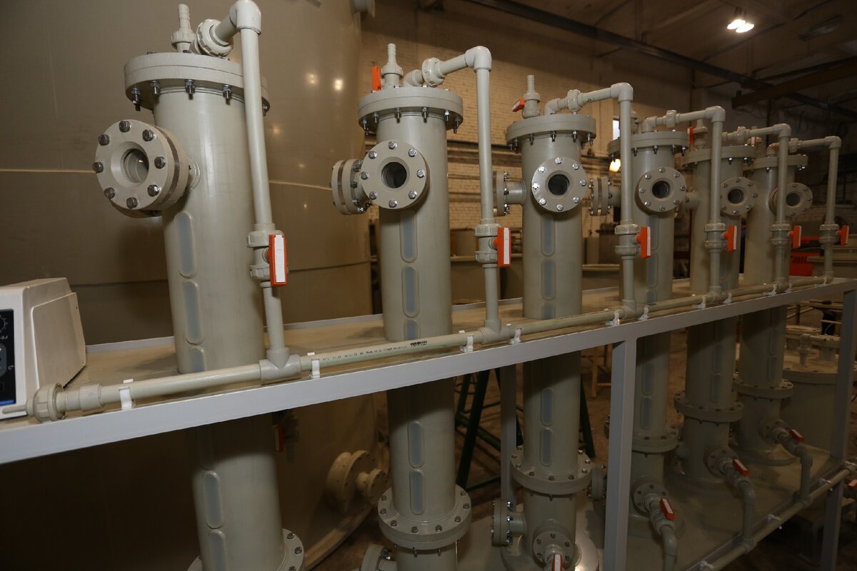 Рисунок 1. Лабораторная перколяционная часть установки, моделирования процессов кучного выщелачивания.