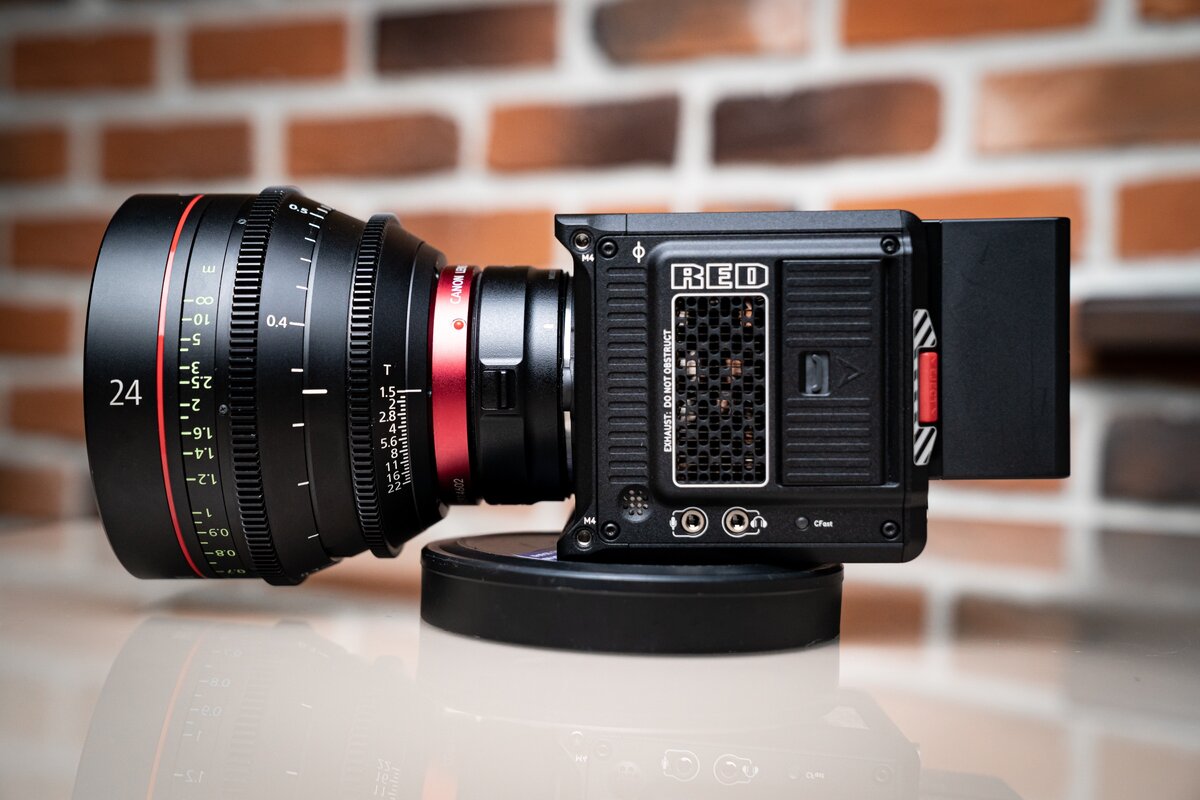 RED Komodo 6K + Canon Cinema Prime EF 24mm T1.5