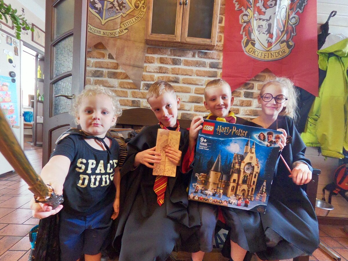 Устроить волшебный квест по Гарри Поттеру - уже настоящий подарок!