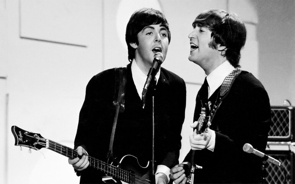 John beatles. Джон Леннон Битлз. John Lennon and Paul MCCARTNEY 1965. Группа Леннон — Маккартни. Джон Леннон и пол Маккартни.