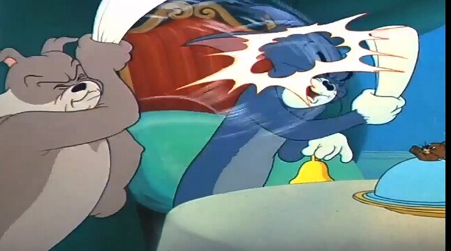 Дебаты на политические темы на каком-нибудь из каналов. Картина в цвете.