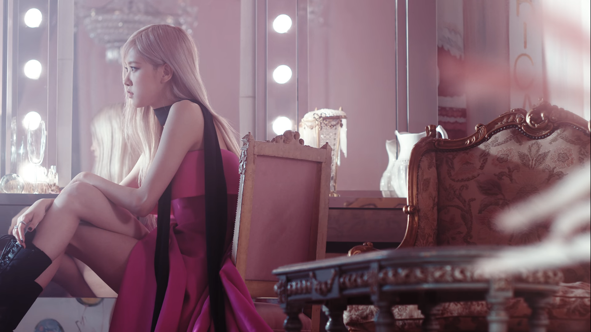 Когда выйдет песня розе. Розэ BLACKPINK. Розе Блэк Пинк Соло. Блэк Пинк Розе Соло on the ground. Rose BLACKPINK