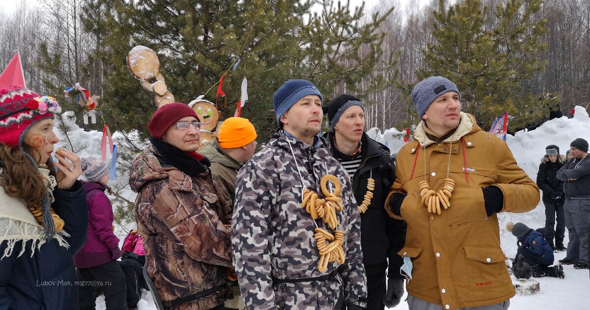 Костюмы и баранки приветсвуются