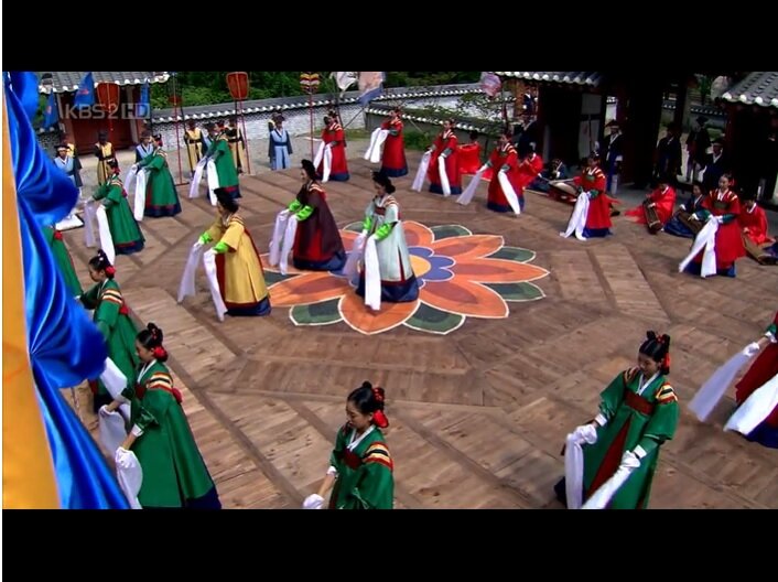 Кадр из сериала "Хван Чжин И", 2006 г. 