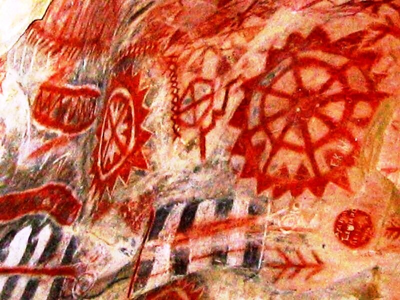 Крест - звезда (Тифон - Медуза Горгона) и Солнце. Наскальный рисунок. Калифорния. Пещера Чумаш.