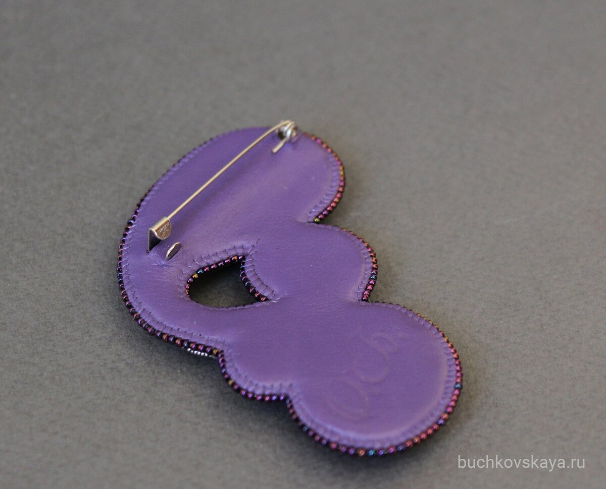 Брошь с чароитом