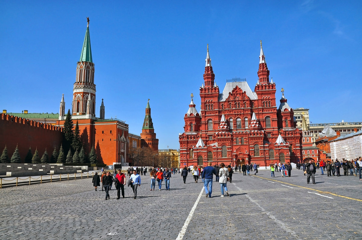 Найти место в москве по