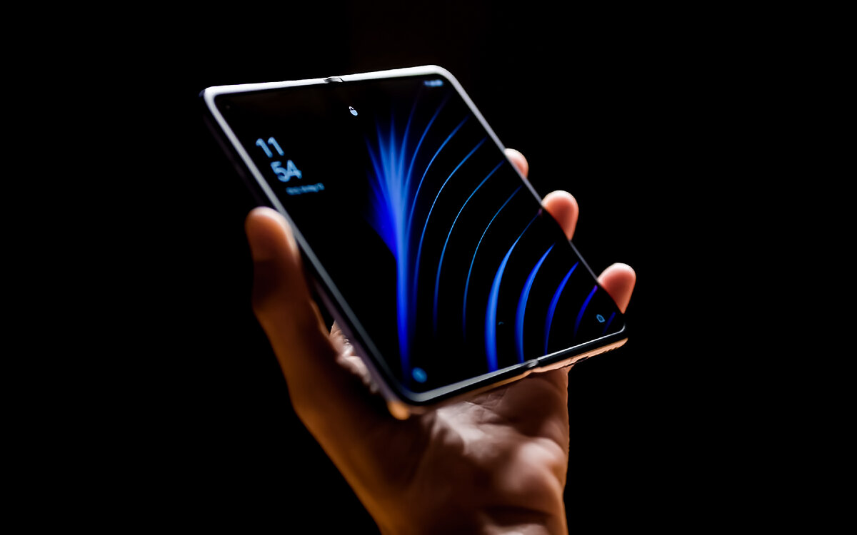 OPPO Find N в раскрытом состоянии