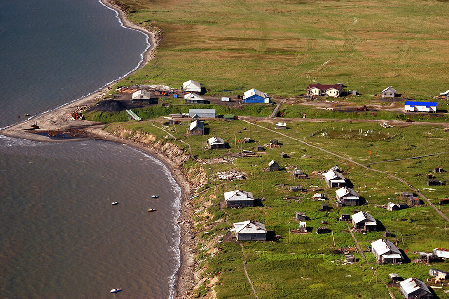 В посёлке Бугрино на острове Колгуев проживает около 400 человек. Фото: Татьяна Башинская/Wikimedia