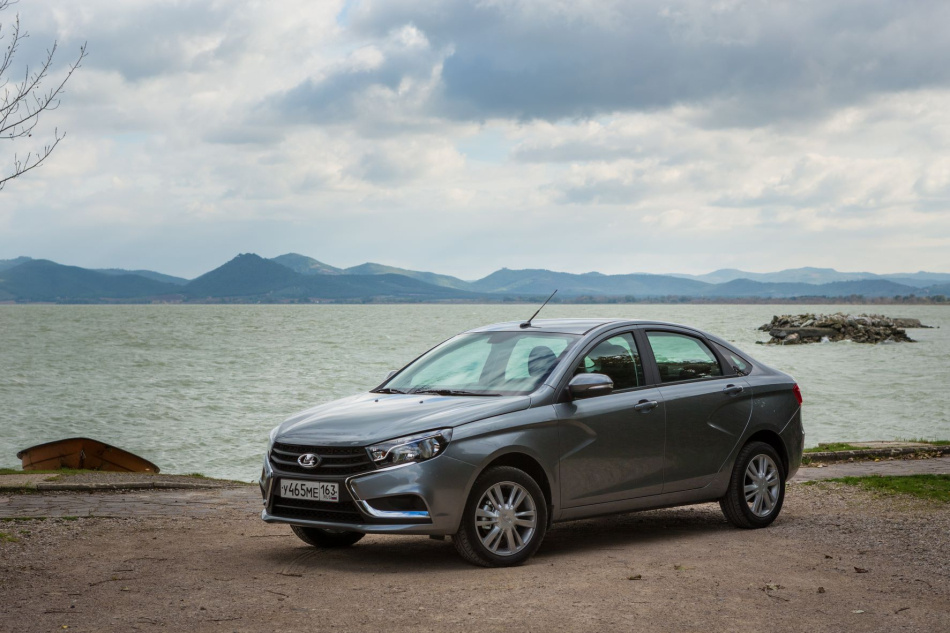 Lada Vesta вернула себе титул самого продаваемого автомобиля в России впервые с 2018 года