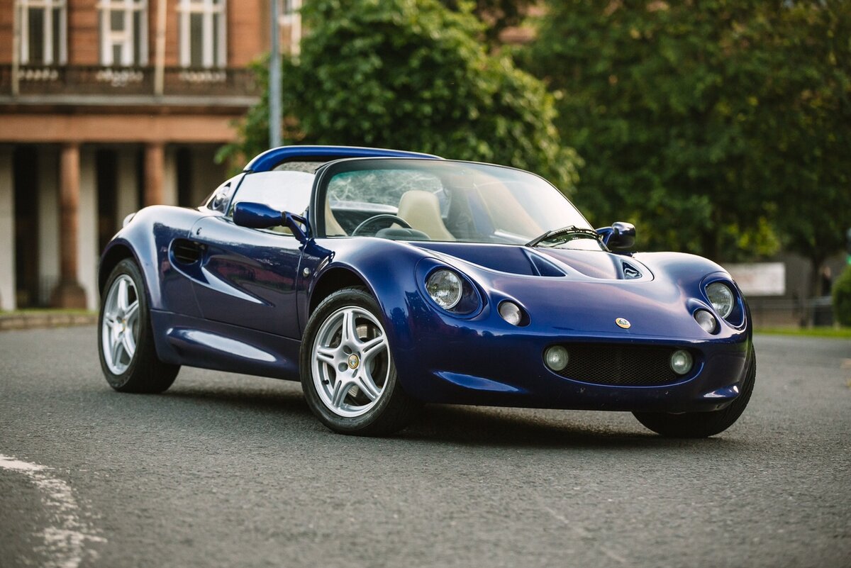 Lotus Elise розовый