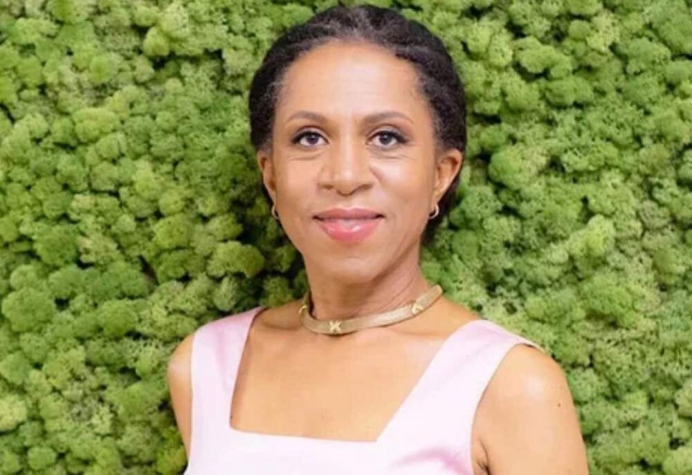 Елена Ханга