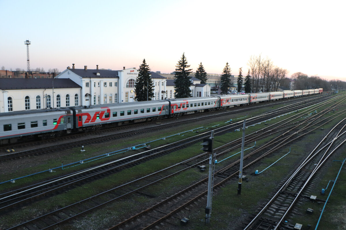 Поезд великие луки