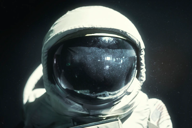 https://ru.freepik.com/free-photo/spacesuit-helmet-visor-close-up-on-astronaut_12189538.htm#query=%D0%BA%D0%BE%D1%81%D0%BC%D0%BE%D0%BD%D0%B0%D0%B2%D1%82&position=0&from_view=search