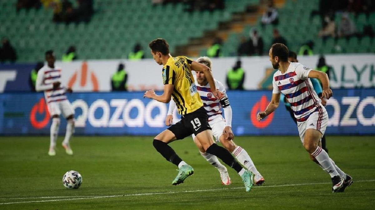    Артур Шушеначев:instagram.com/f.c.kairat
