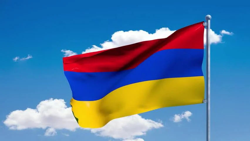 Правительство Армении усилило ограничения на время военного положения, которое объявили в стране из-за конфликта в Нагорном Карабахе