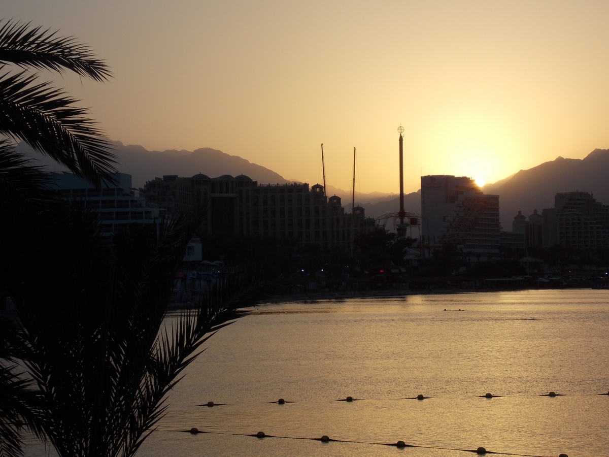 Рассвет в Эйлате. Красное море