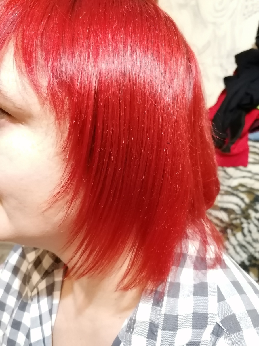 Применение масла было сделано впервые. При постоянном использовании результат будет лучше. НА ФОТО НЕ Я, а девушка с тонкими и поврежденными волосами. 