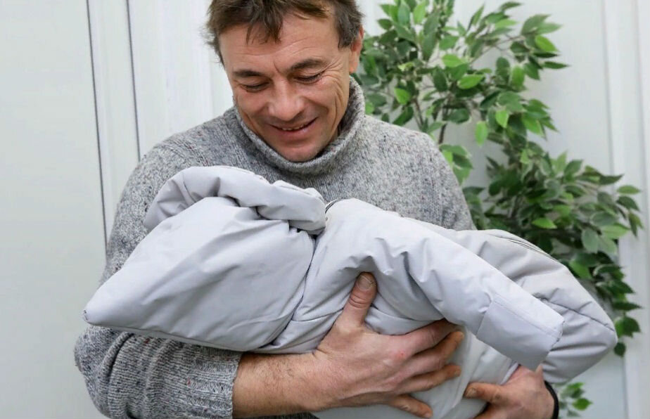 Как выглядят взрослая наследница и новорожденная дочь актера Олега ...