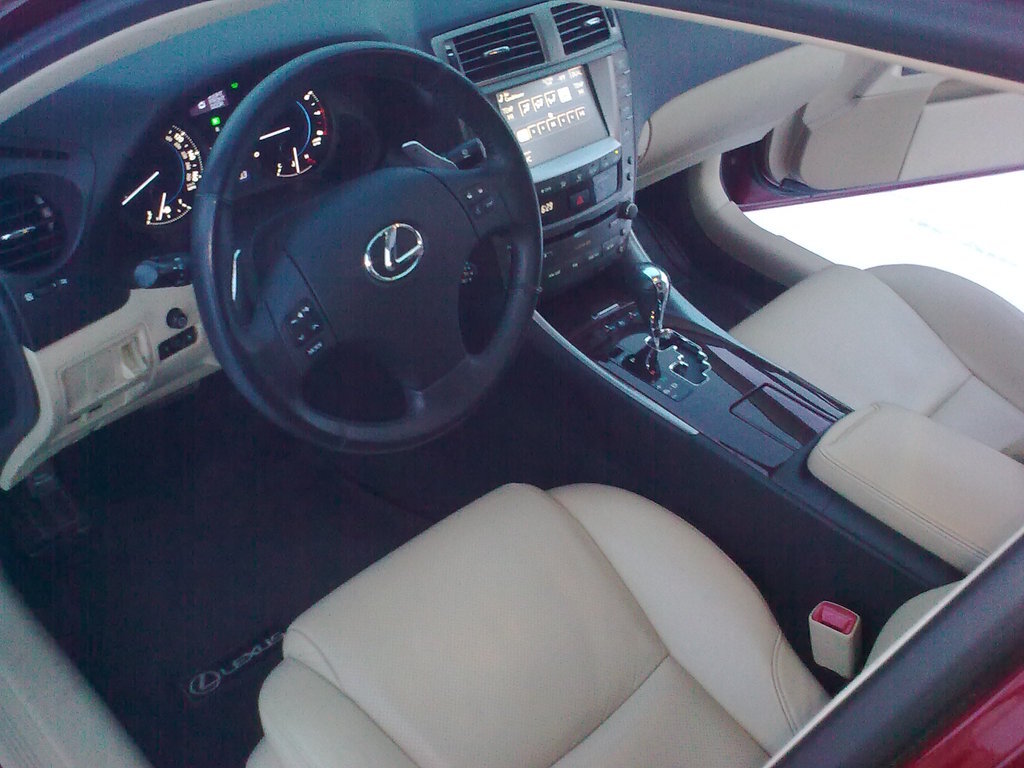 Так ли он надежен? Или все таки новый автомобиль с минимум комфорта?