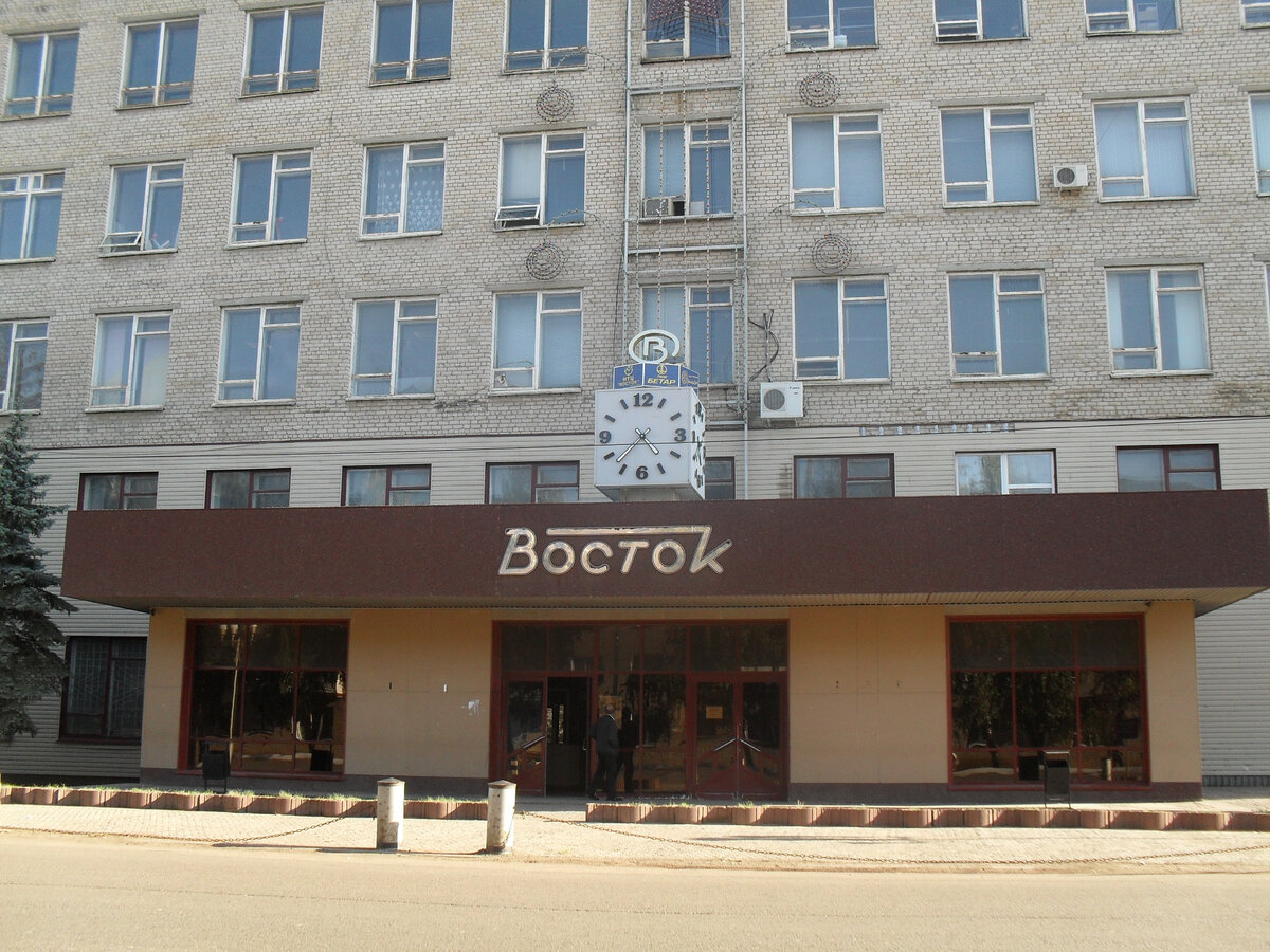 Чистопольский Часовой Завод (ЧЧЗ) "Восток", фотография взята с сайта https://ru.wikipedia.org/wiki/%D0%A7%D0%B8%D1%81%D1%82%D0%BE%D0%BF%D0%BE%D0%BB%D1%8C%D1%81%D0%BA%D0%B8%D0%B9_%D1%87%D0%B0%D1%81%D0%BE%D0%B2%D0%BE%D0%B9_%D0%B7%D0%B0%D0%B2%D0%BE%D0%B4