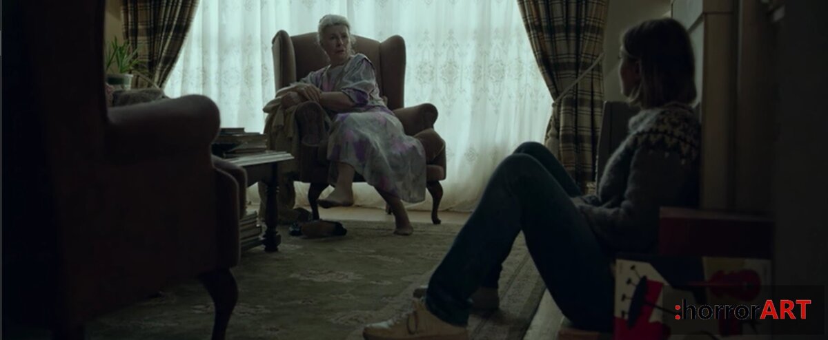 Тема взаимоотношений трёх поколений одной семьи занимает особое место в фильме