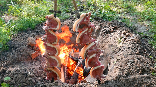 Как приготовить свиную корейку на огне. Шашлык Тамплиеров. Мясо на мечах.