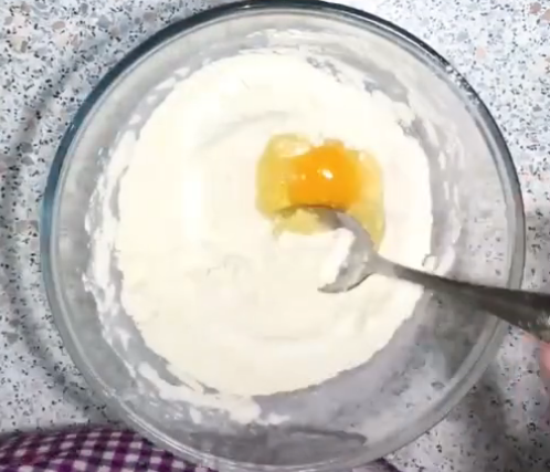 Замешиваем тесто